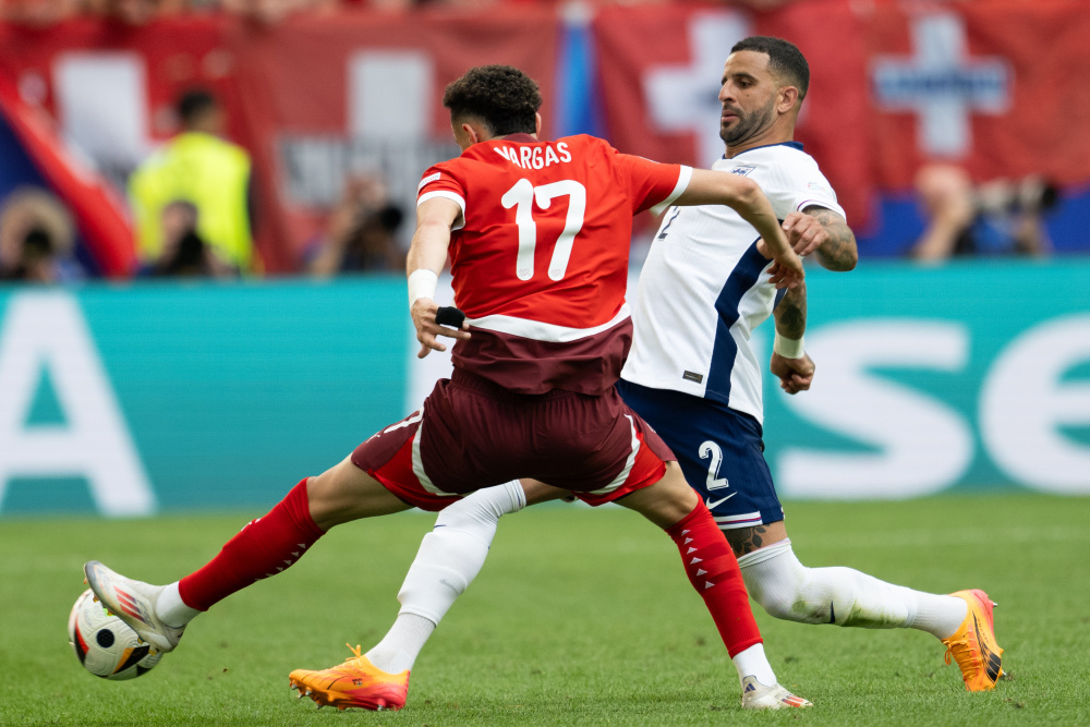 论立场鲜明 论立场鲜明