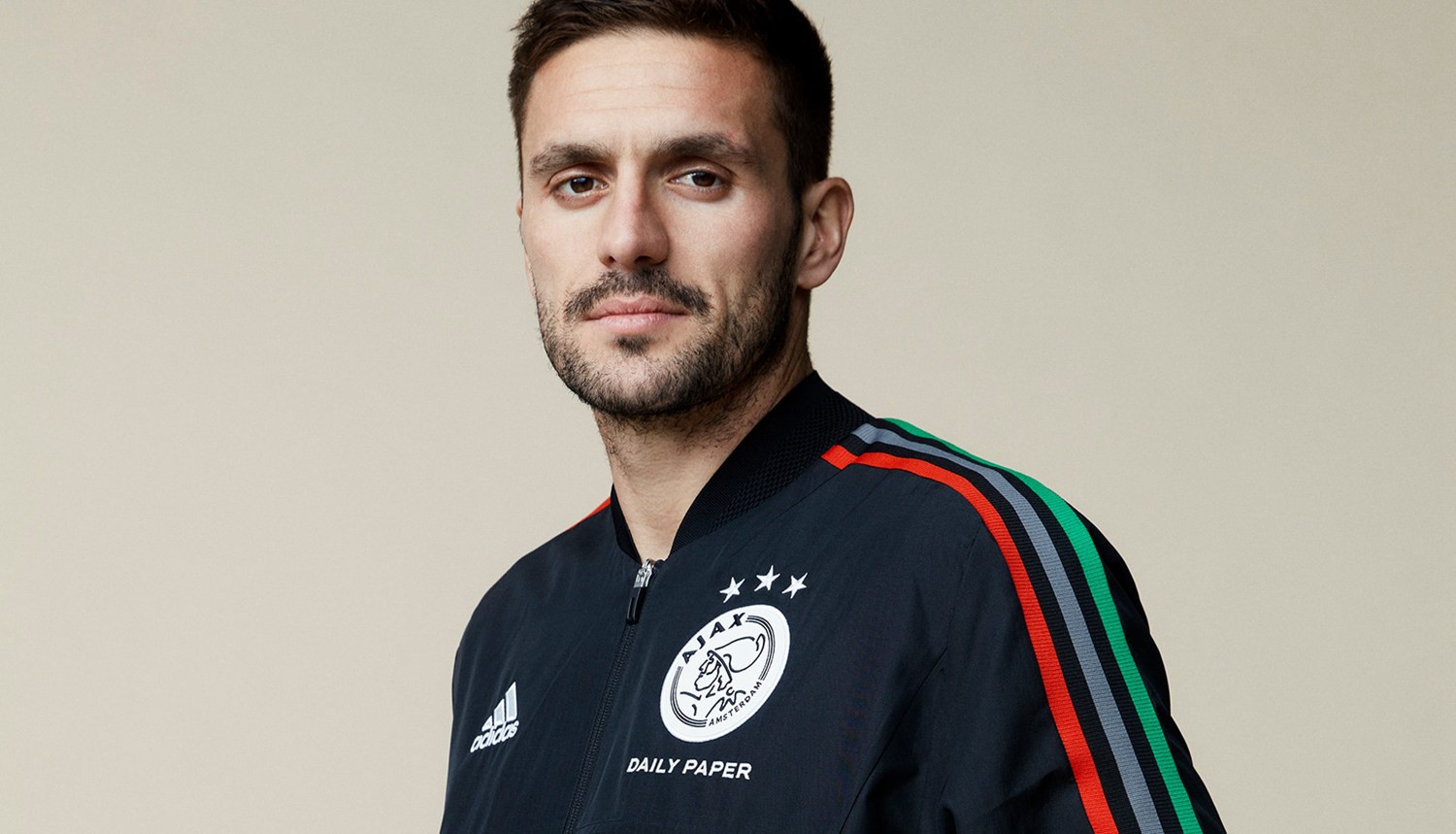 通过电子终 通过电子终