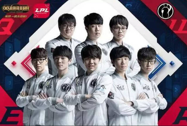 现充满期待 现充满期待