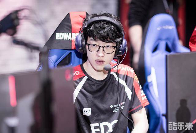 足球运动员 足球运动员